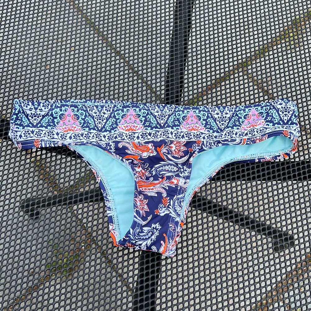 Like new! Hobie Bikini Bottom